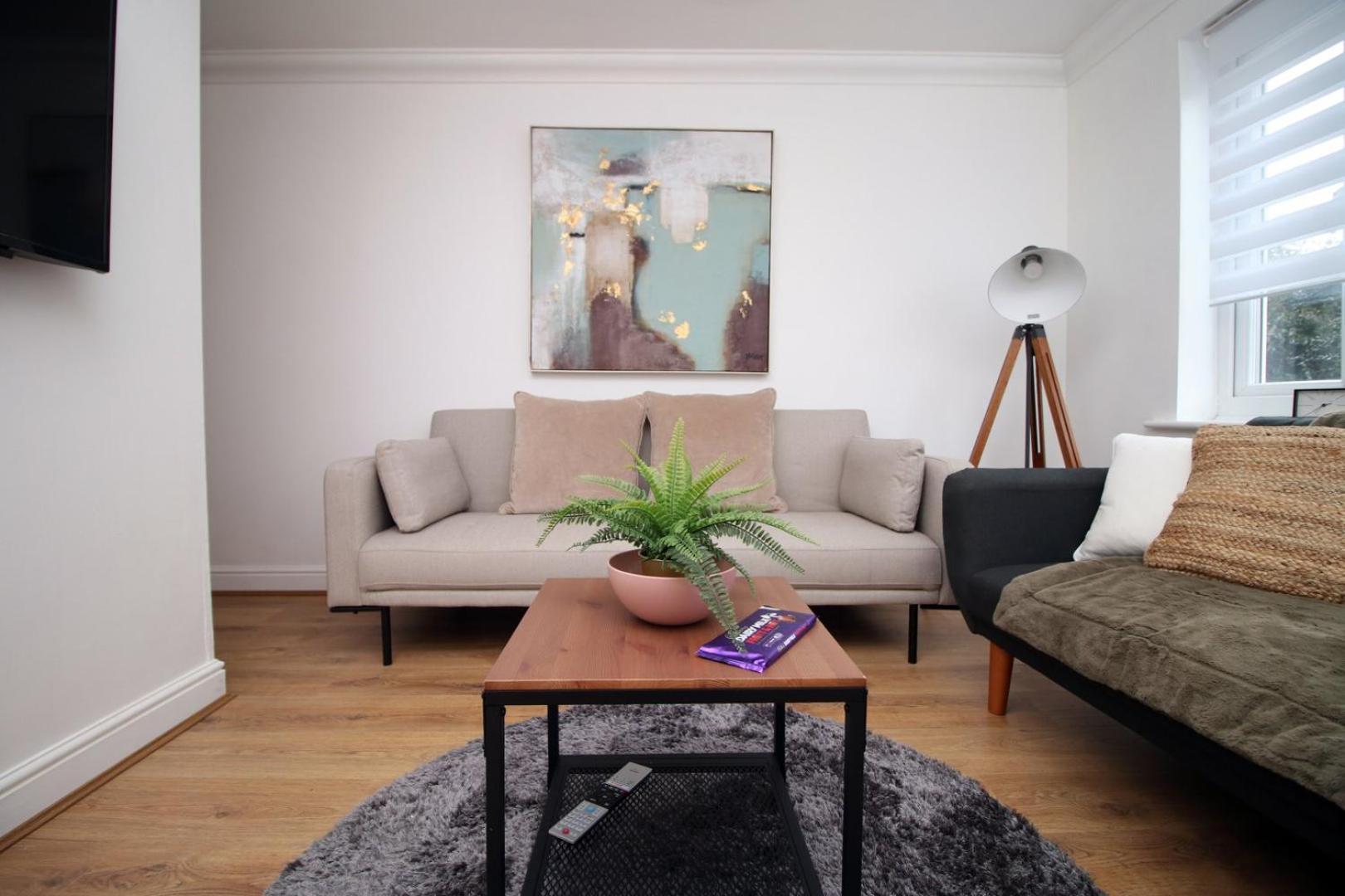 Spacious 5 Bedroom | With Fenced Backyard Newport  Extérieur photo
