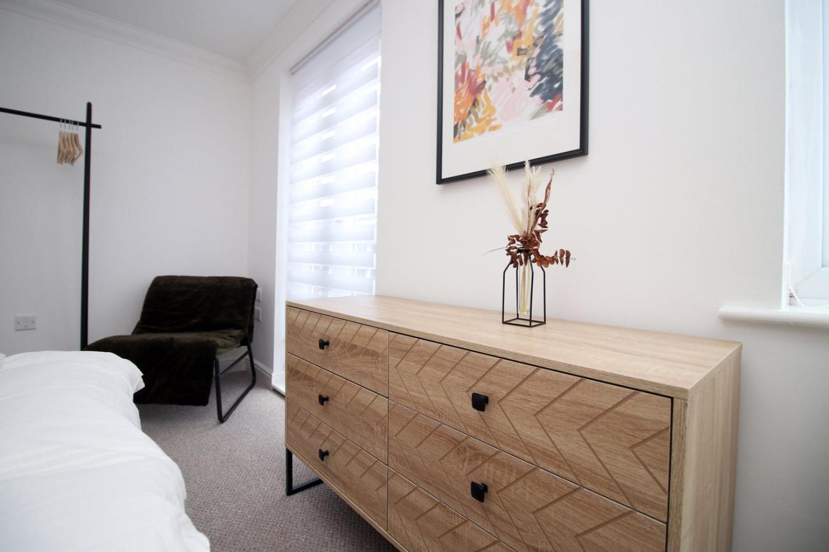 Spacious 5 Bedroom | With Fenced Backyard Newport  Extérieur photo